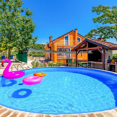 5 Bedroom Lovely In Viskovo