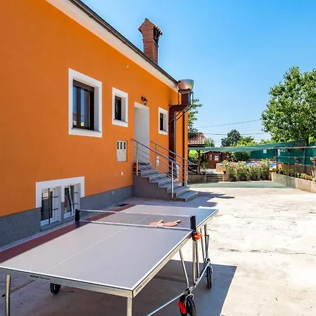 5 Bedroom Lovely In Viskovo