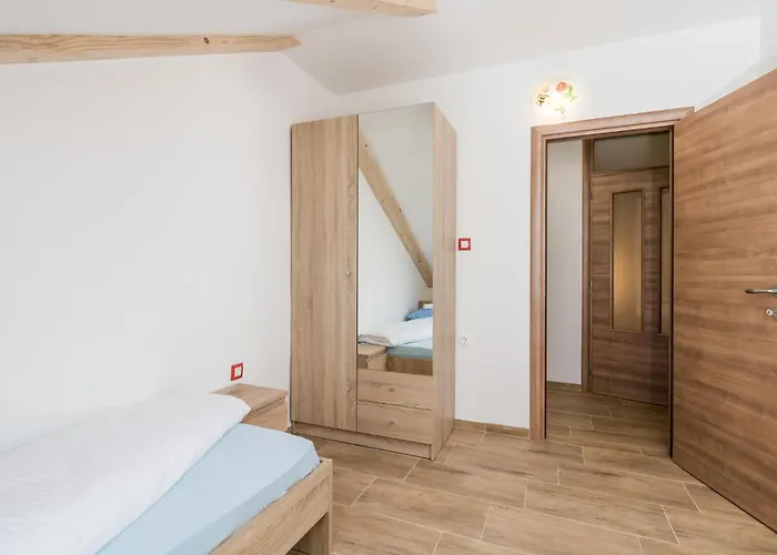Lejlighed 5 Bedroom Amazing In