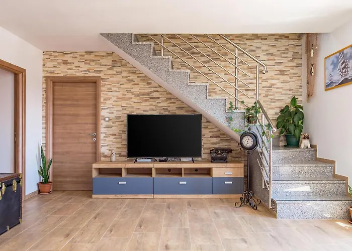 Διαμέρισμα 5 Bedroom Amazing In Viskovo