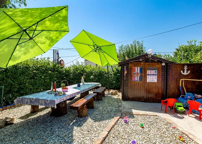 5 Bedroom Amazing In Viskovo
