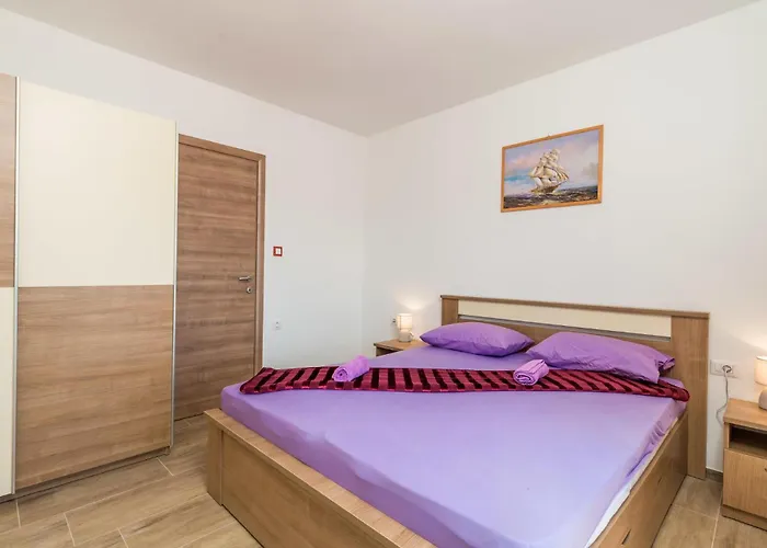 5 Bedroom Amazing In Lejlighed Viskovo