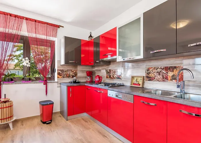 5 Bedroom Amazing In *